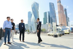 Участники конференции на прогулке по Москве